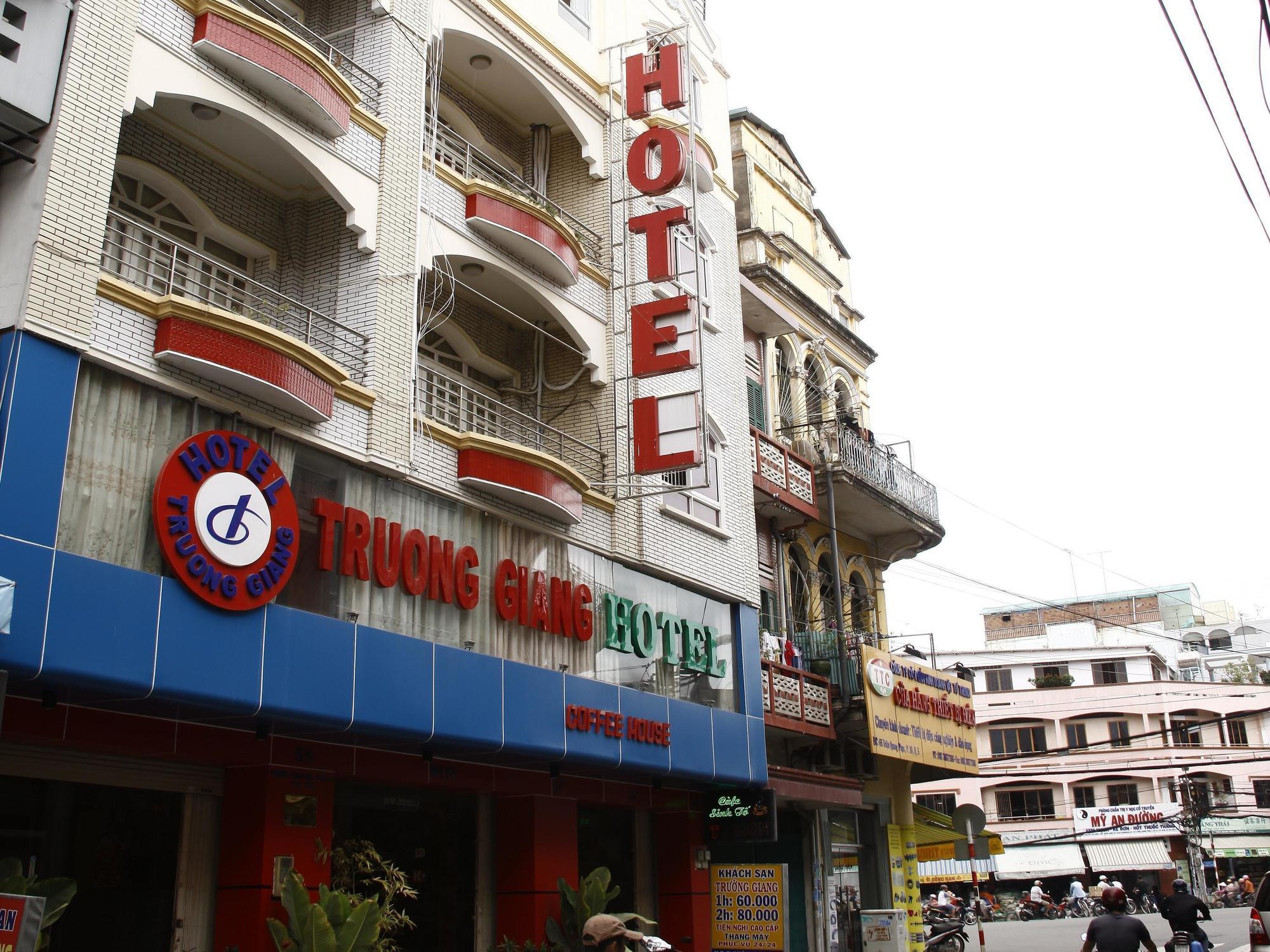 Truong Giang Hotel Хошимин Экстерьер фото