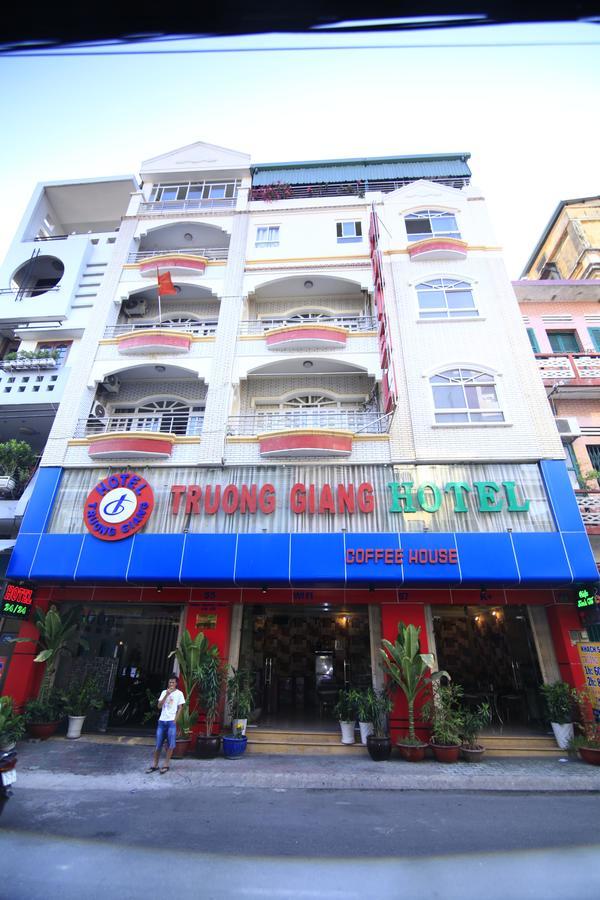 Truong Giang Hotel Хошимин Экстерьер фото