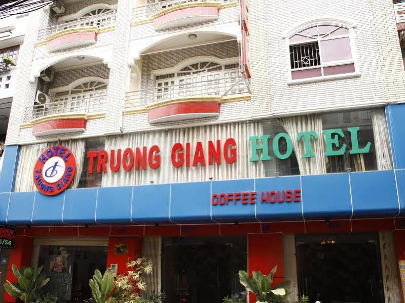 Truong Giang Hotel Хошимин Экстерьер фото
