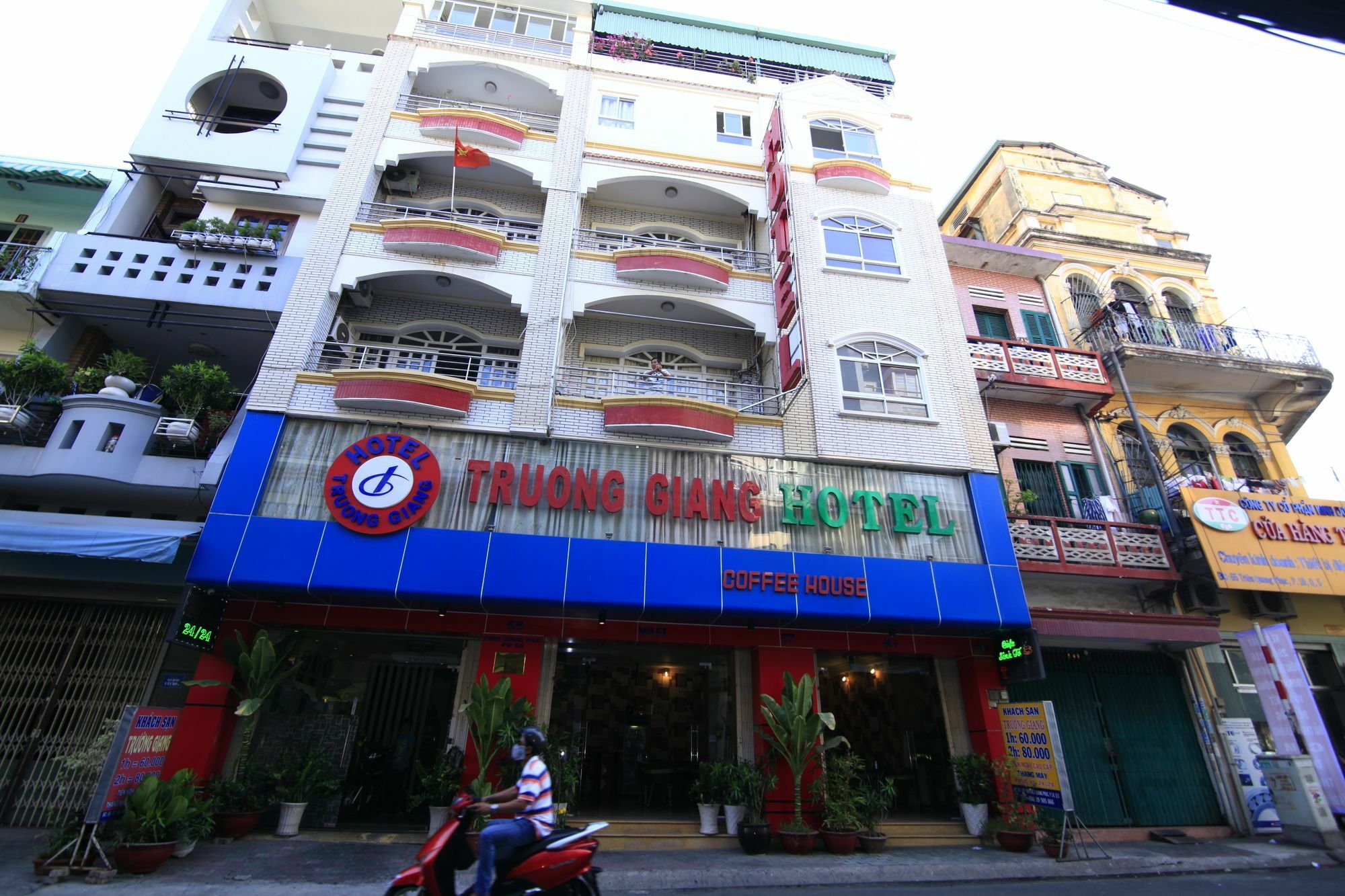 Truong Giang Hotel Хошимин Экстерьер фото